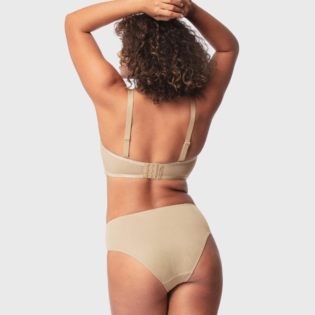 StayForm™ Convertible Minimizer Bra